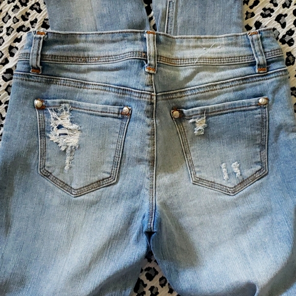Almost famous jeans size 3 woman's. Blue color - Picture 6 of 7
